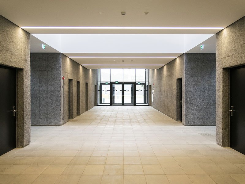 Deggendorf campus hallway